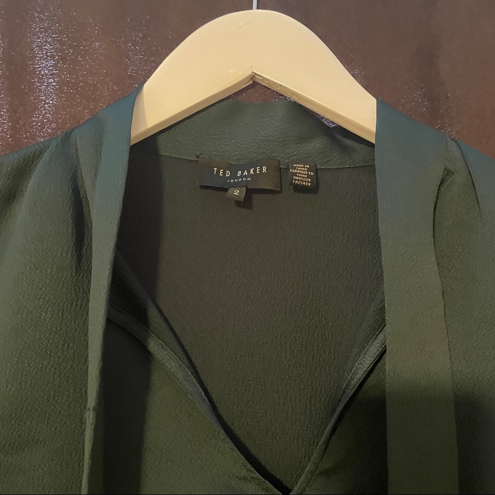 Ted Baker Stylish Short Sleeve Shirt in Green, Size 2 - Picture 4 of 4
